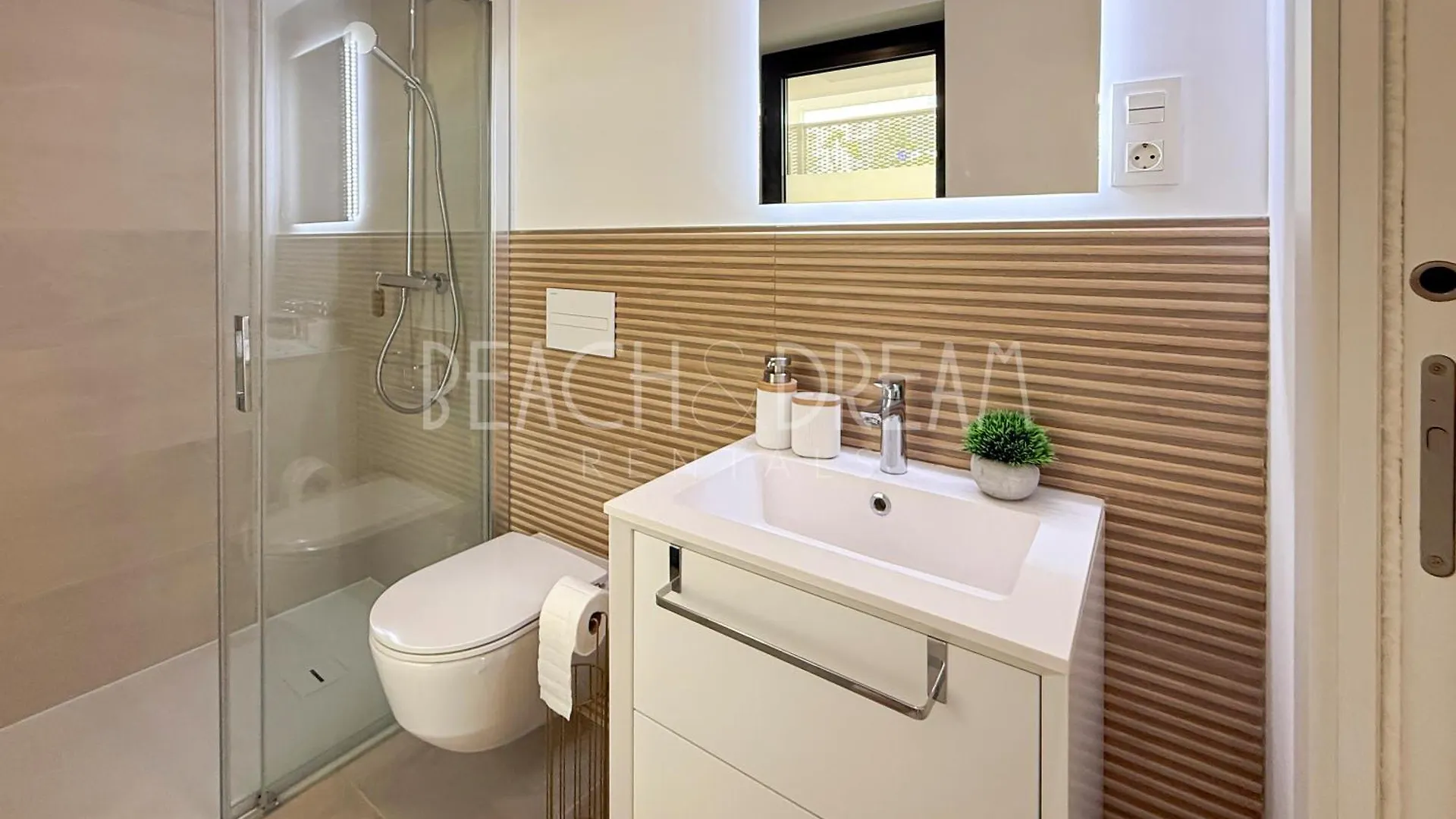 Amazing Apartment In Front Of The Sea - Splendid Fuengirola Spain
